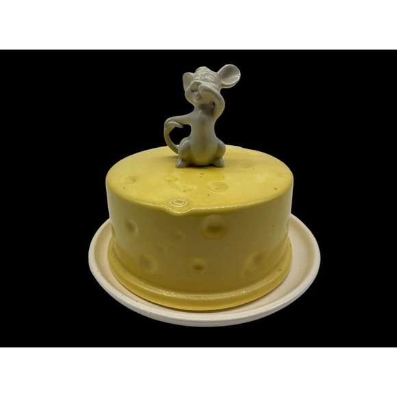 Cheese Dome In The Shape Of A Cheese Wheel w/Mouse Eating a Slice As a Handle - Picture 2 of 16